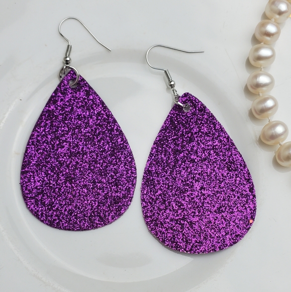๐ซ5/$25 Glitter Teardrop Earrings - Picture 2 of 2